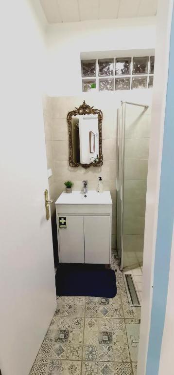 Home & Flower - Private Bedrooms Funchal Esterno foto