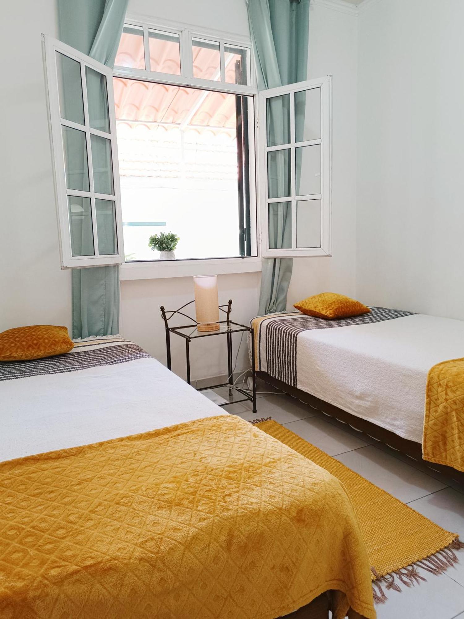 Home & Flower - Private Bedrooms Funchal Esterno foto