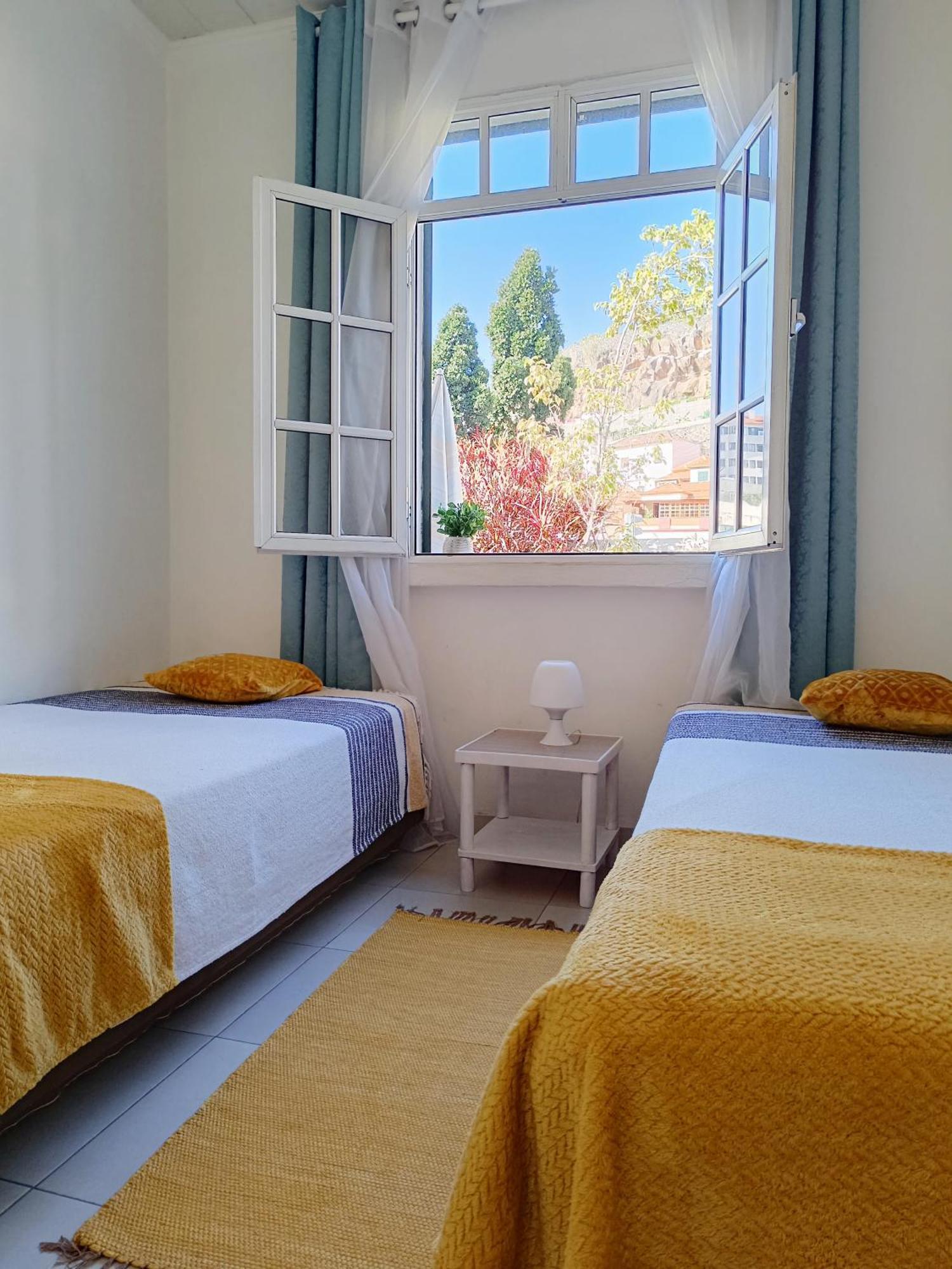 Home & Flower - Private Bedrooms Funchal Esterno foto