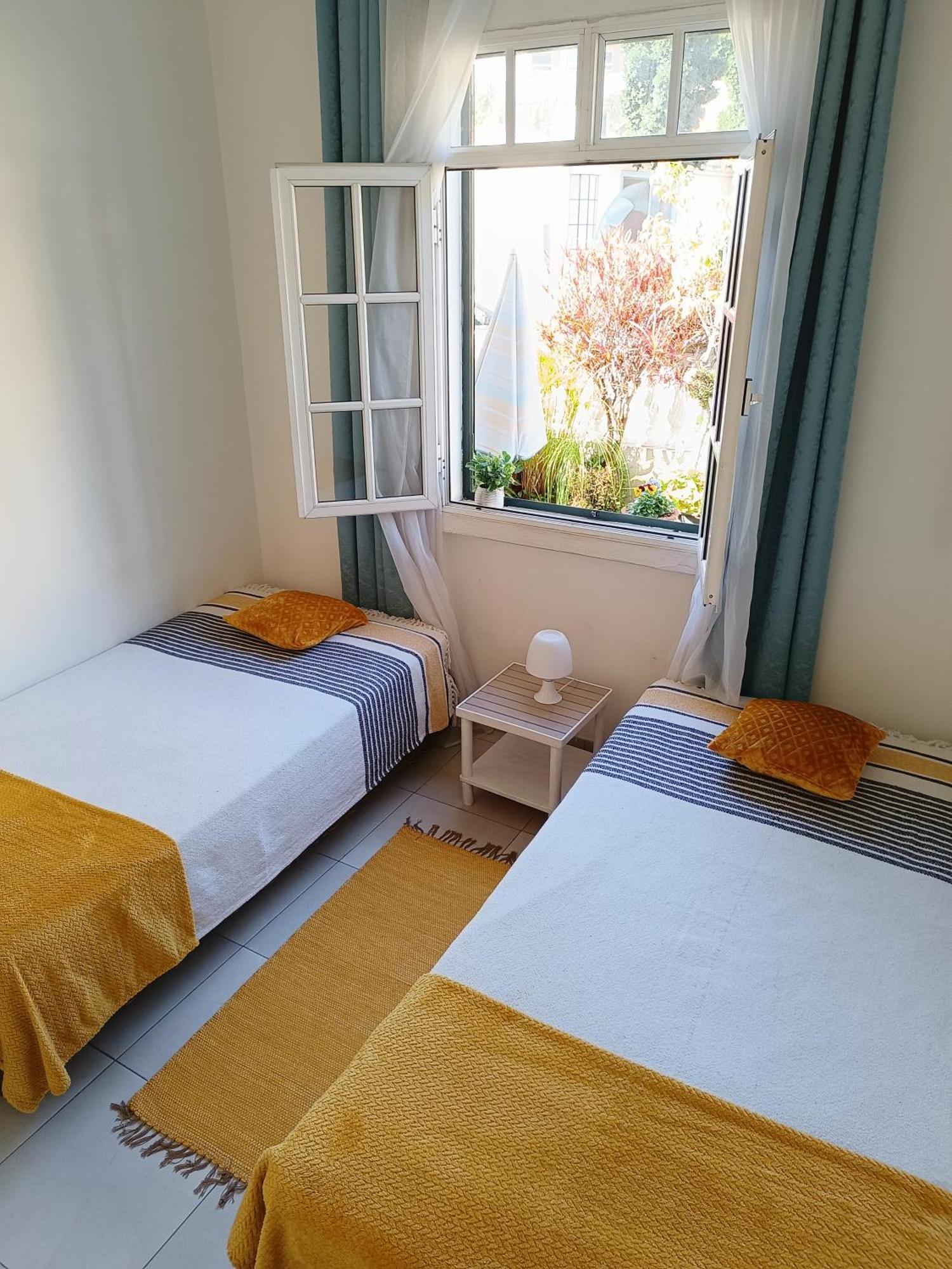 Home & Flower - Private Bedrooms Funchal Esterno foto